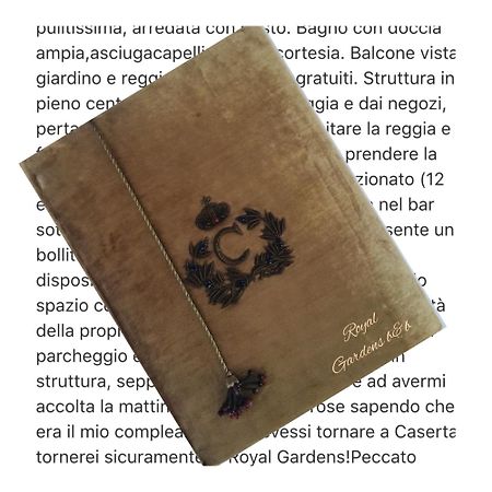 לינה וארוחת בוקר קאסרטה Royal Gardens מראה חיצוני תמונה